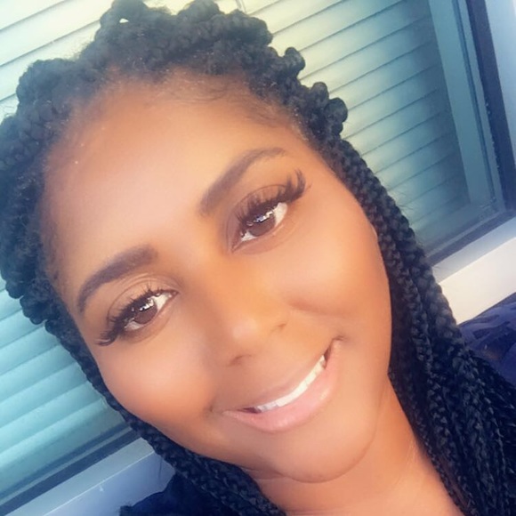 Meet your Posher, Tamica - Picture 2 of 2